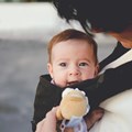 Baby in Trage
