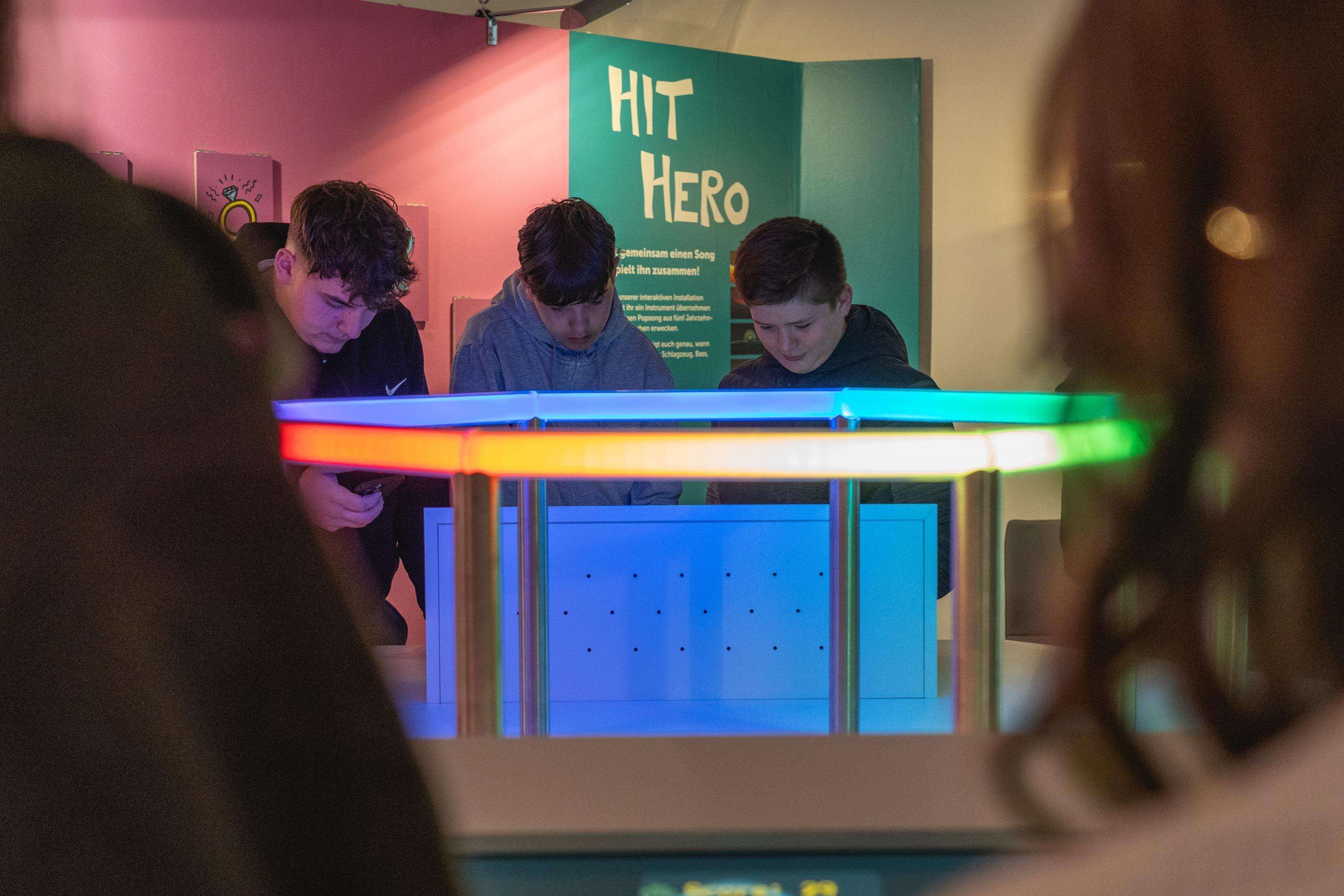 Leider haben wir keinen Alternativtext zu diesem Bild, aber wir arbeiten daran.