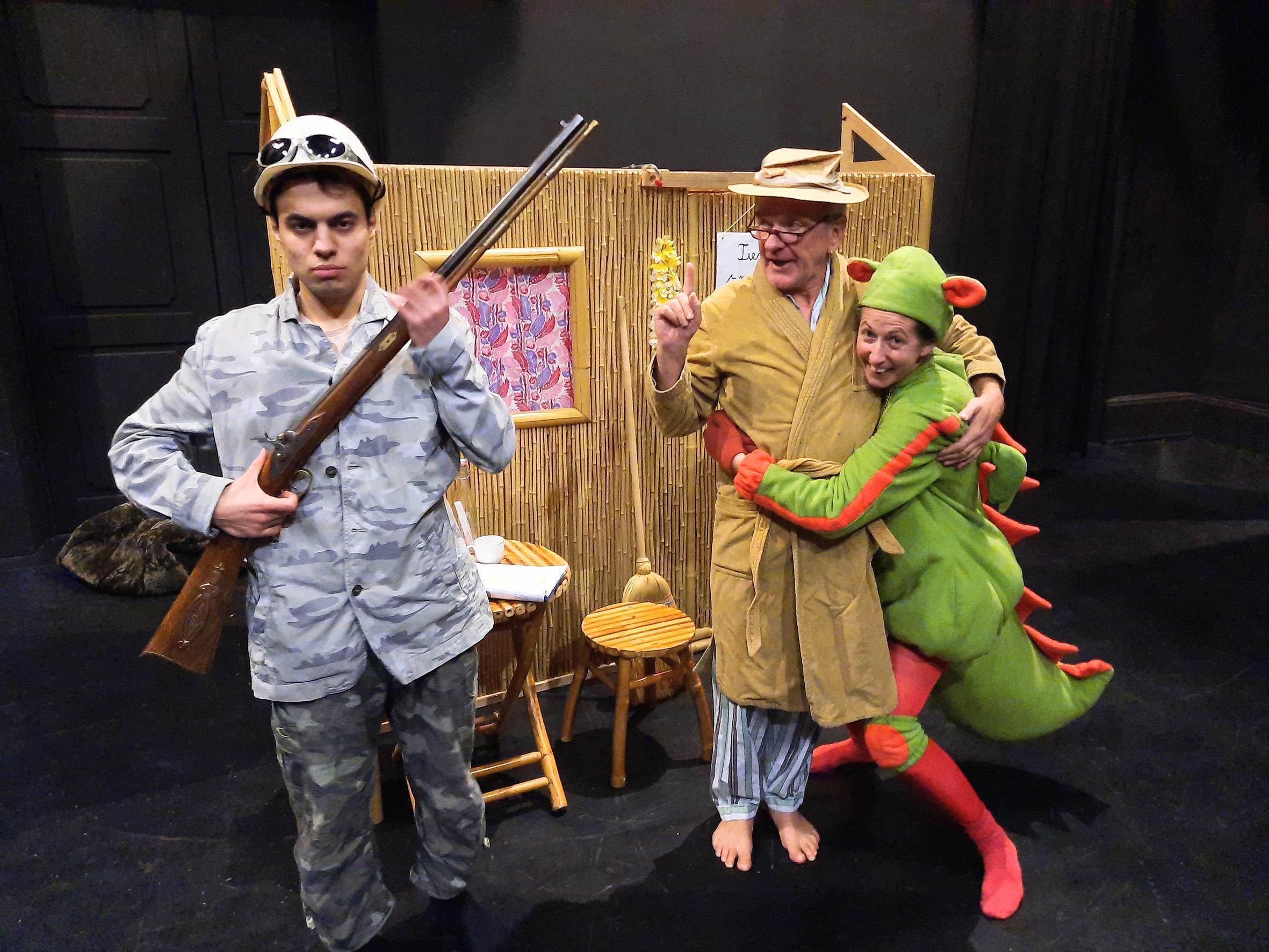 Szenenfoto mit Schauspielerinnen von Urmel aus dem Eis